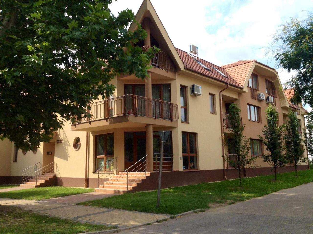 My Home Apartman Hajduszoboszlo Exterior photo